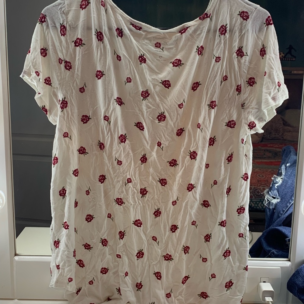white with red roses